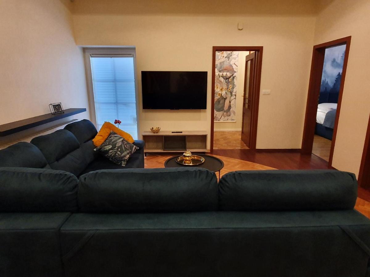 Appartamento Apartament Z Ogrodem Stanislawow Pierwszy  Esterno foto